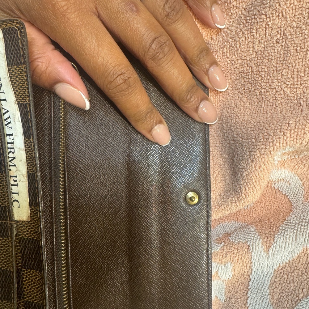 Louis Vuitton Sarah Wallet - Picture 2 of 3